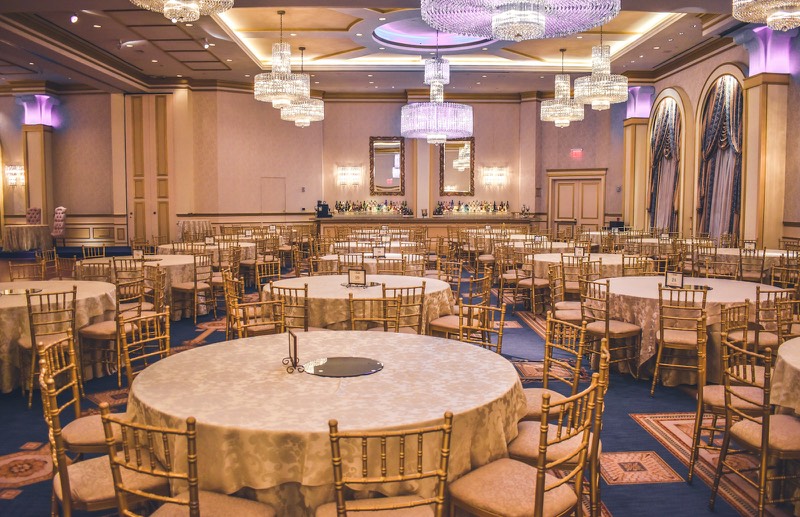 Salle de fête décorée pour un événement